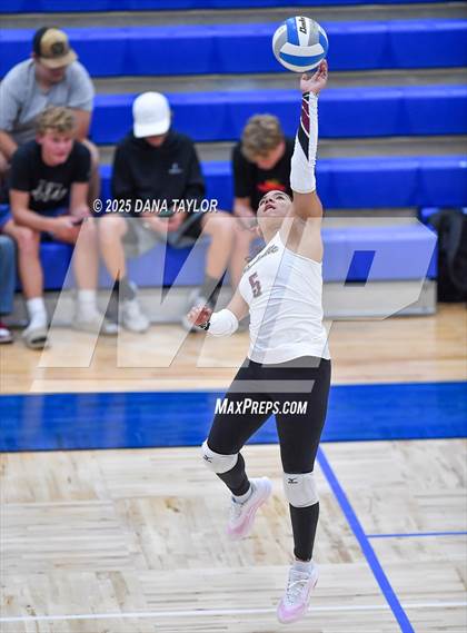 Thumbnail 1 in Lingleville vs. Richland Springs photogallery.