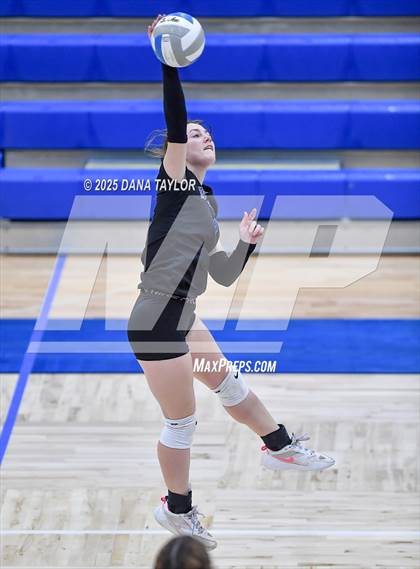 Thumbnail 1 in Lingleville vs. Richland Springs photogallery.