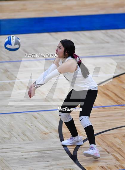 Thumbnail 1 in Lingleville vs. Richland Springs photogallery.