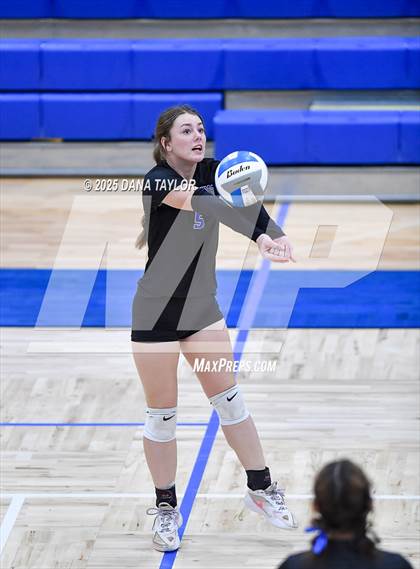 Thumbnail 2 in Lingleville vs. Richland Springs photogallery.
