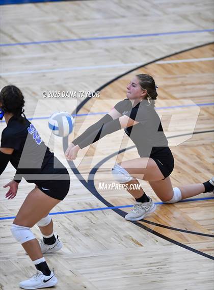 Thumbnail 1 in Lingleville vs. Richland Springs photogallery.