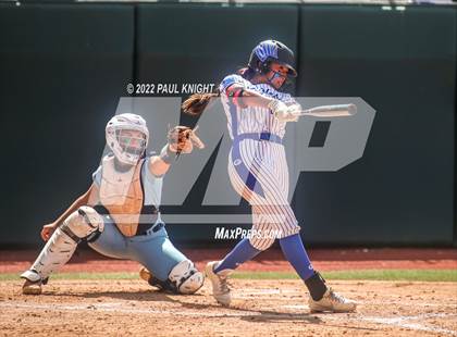 Thumbnail 2 in Lake Creek vs. Georgetown (UIL 5A State Championship) photogallery.