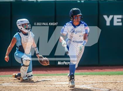 Thumbnail 1 in Lake Creek vs. Georgetown (UIL 5A State Championship) photogallery.