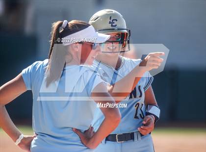 Thumbnail 2 in Lake Creek vs. Georgetown (UIL 5A State Championship) photogallery.