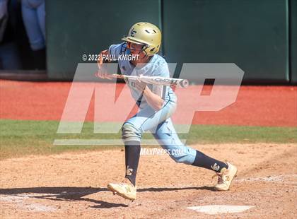 Thumbnail 3 in Lake Creek vs. Georgetown (UIL 5A State Championship) photogallery.