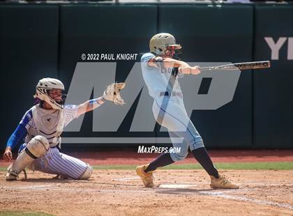 Thumbnail 2 in Lake Creek vs. Georgetown (UIL 5A State Championship) photogallery.