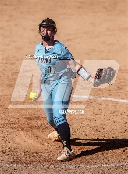 Thumbnail 1 in Lake Creek vs. Georgetown (UIL 5A State Championship) photogallery.