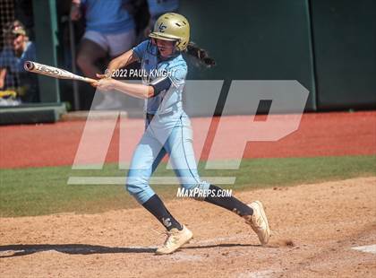 Thumbnail 3 in Lake Creek vs. Georgetown (UIL 5A State Championship) photogallery.