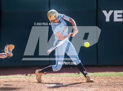 Thumbnail 3 in Lake Creek vs. Georgetown (UIL 5A State Championship) photogallery.