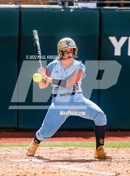 Thumbnail 2 in Lake Creek vs. Georgetown (UIL 5A State Championship) photogallery.
