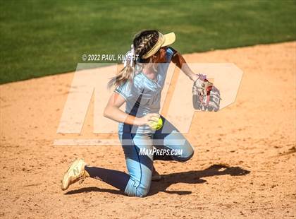Thumbnail 1 in Lake Creek vs. Georgetown (UIL 5A State Championship) photogallery.