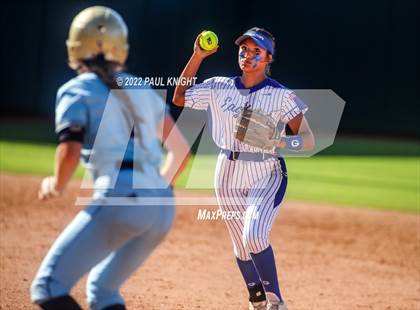 Thumbnail 1 in Lake Creek vs. Georgetown (UIL 5A State Championship) photogallery.