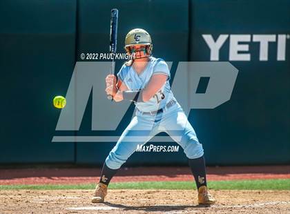 Thumbnail 3 in Lake Creek vs. Georgetown (UIL 5A State Championship) photogallery.