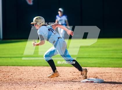 Thumbnail 1 in Lake Creek vs. Georgetown (UIL 5A State Championship) photogallery.