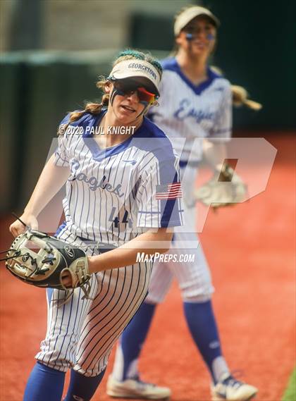 Thumbnail 3 in Lake Creek vs. Georgetown (UIL 5A State Championship) photogallery.