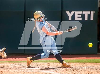 Thumbnail 3 in Lake Creek vs. Georgetown (UIL 5A State Championship) photogallery.
