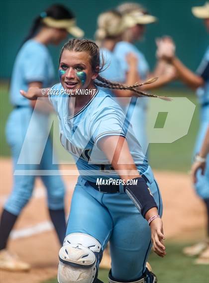 Thumbnail 3 in Lake Creek vs. Georgetown (UIL 5A State Championship) photogallery.