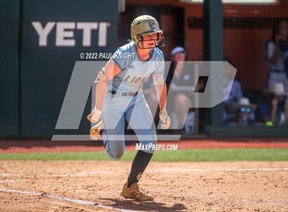 Thumbnail 1 in Lake Creek vs. Georgetown (UIL 5A State Championship) photogallery.