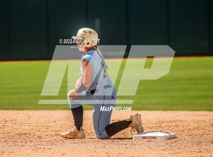 Thumbnail 1 in Lake Creek vs. Georgetown (UIL 5A State Championship) photogallery.