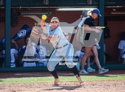 Thumbnail 1 in Lake Creek vs. Georgetown (UIL 5A State Championship) photogallery.