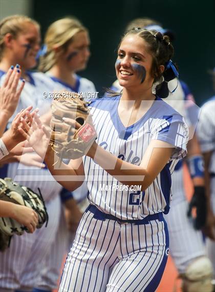 Thumbnail 1 in Lake Creek vs. Georgetown (UIL 5A State Championship) photogallery.