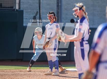 Thumbnail 1 in Lake Creek vs. Georgetown (UIL 5A State Championship) photogallery.