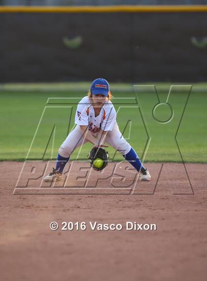 Thumbnail 3 in Thunderbird @ Agua Fria photogallery.