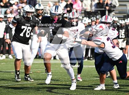 Thumbnail 3 in Foran @ Xavier photogallery.