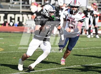 Thumbnail 3 in Foran @ Xavier photogallery.