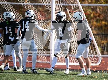 Thumbnail 3 in Foran @ Xavier photogallery.