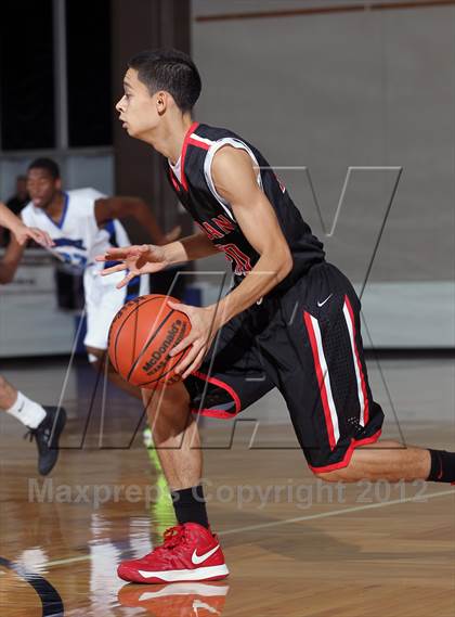 Thumbnail 2 in Chavez vs. South Houston (McDonald's Texas Invitational) photogallery.