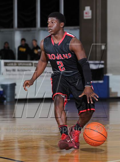 Thumbnail 3 in Chavez vs. South Houston (McDonald's Texas Invitational) photogallery.