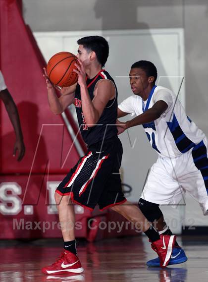 Thumbnail 2 in Chavez vs. South Houston (McDonald's Texas Invitational) photogallery.