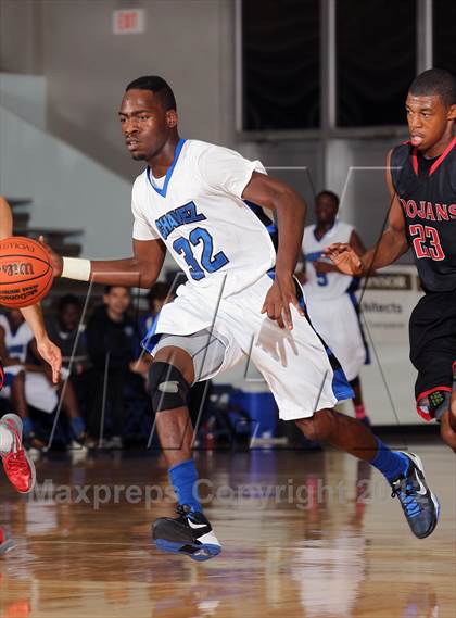 Thumbnail 1 in Chavez vs. South Houston (McDonald's Texas Invitational) photogallery.