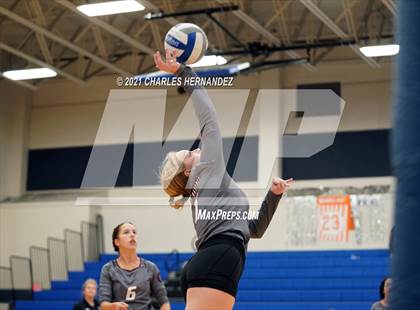 Thumbnail 3 in New Waverly @ Anderson-Shiro photogallery.