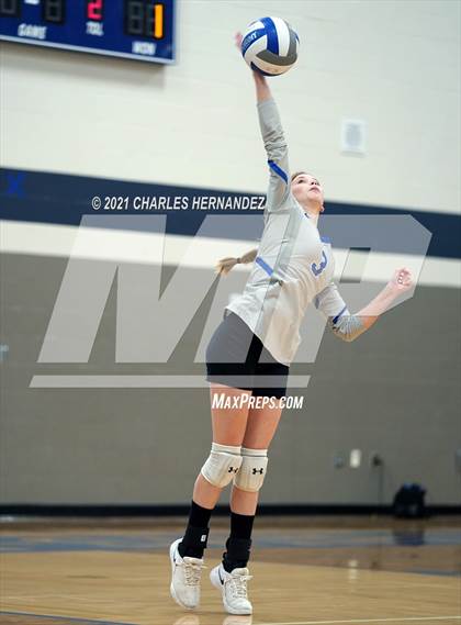 Thumbnail 2 in New Waverly @ Anderson-Shiro photogallery.