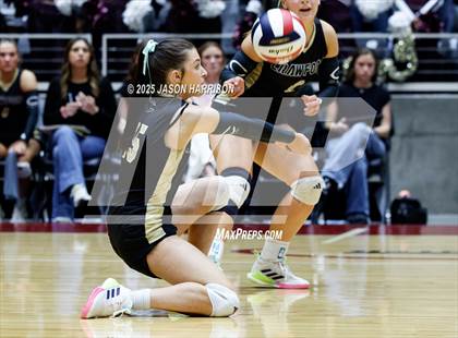 Thumbnail 2 in Iola vs. Crawford (UIL 2A D2 Volleyball Final) photogallery.