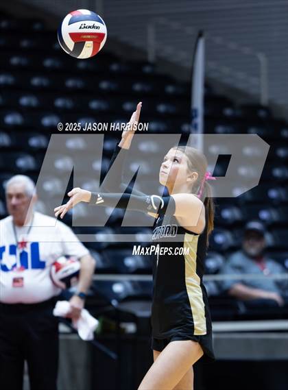 Thumbnail 1 in Iola vs. Crawford (UIL 2A D2 Volleyball Final) photogallery.