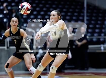 Thumbnail 2 in Iola vs. Crawford (UIL 2A D2 Volleyball Final) photogallery.