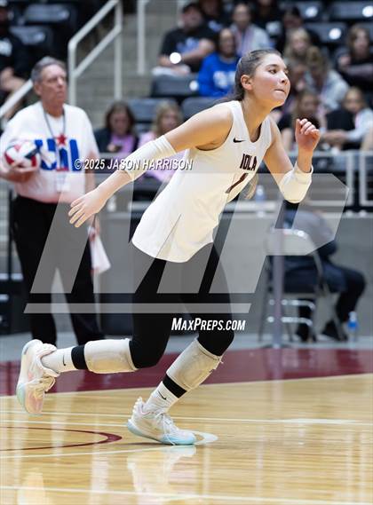Thumbnail 3 in Iola vs. Crawford (UIL 2A D2 Volleyball Final) photogallery.