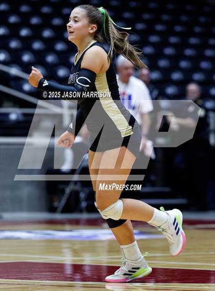 Thumbnail 3 in Iola vs. Crawford (UIL 2A D2 Volleyball Final) photogallery.
