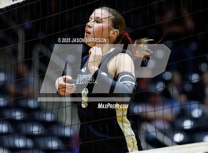 Thumbnail 1 in Iola vs. Crawford (UIL 2A D2 Volleyball Final) photogallery.