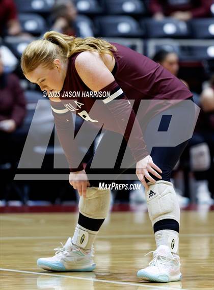 Thumbnail 3 in Iola vs. Crawford (UIL 2A D2 Volleyball Final) photogallery.