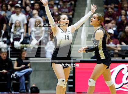 Thumbnail 2 in Iola vs. Crawford (UIL 2A D2 Volleyball Final) photogallery.