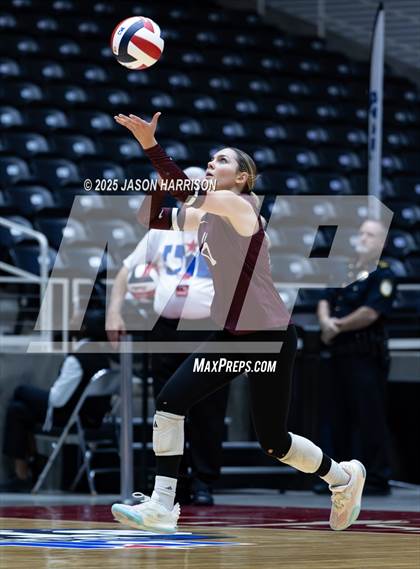 Thumbnail 3 in Iola vs. Crawford (UIL 2A D2 Volleyball Final) photogallery.