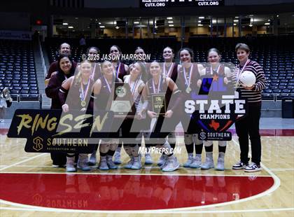 Thumbnail 3 in Iola vs. Crawford (UIL 2A D2 Volleyball Final) photogallery.