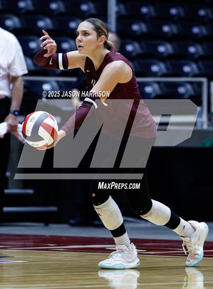 Thumbnail 3 in Iola vs. Crawford (UIL 2A D2 Volleyball Final) photogallery.