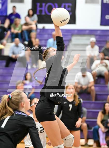 Thumbnail 2 in JV: Northwest Christian vs. Gilbert Christian photogallery.