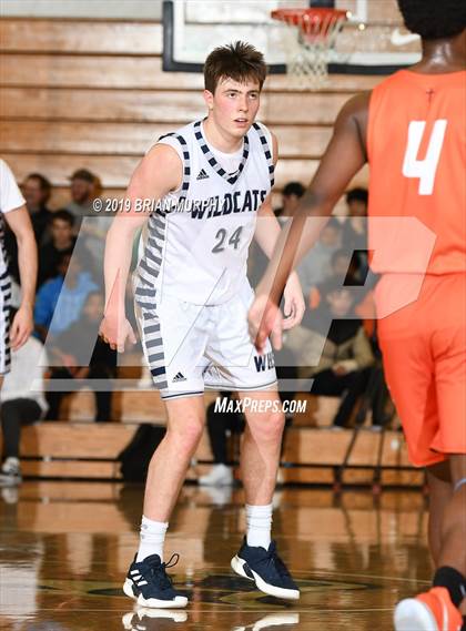 Thumbnail 2 in Eastside Catholic vs. Wilsonville (Les Schwab Invitational) photogallery.