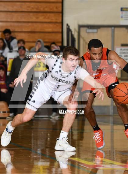 Thumbnail 2 in Eastside Catholic vs. Wilsonville (Les Schwab Invitational) photogallery.